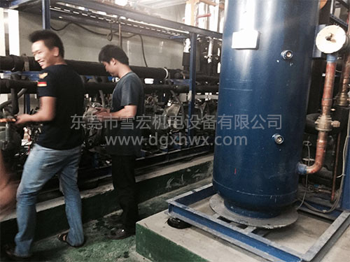 開(kāi)利并聯(lián)機(jī)組保養(yǎng)